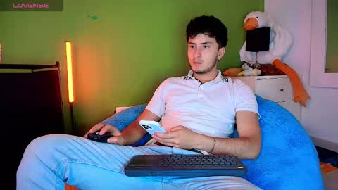 Snapshot of santyago_taylor chatting on November 6, 7:15 pm Santyago online show from November 6, 7:15 pm