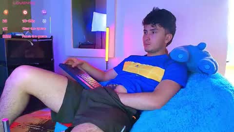 Snapshot of santyago_taylor chatting on November 19, 7:03 pm Santyago online show from November 19, 7:03 pm