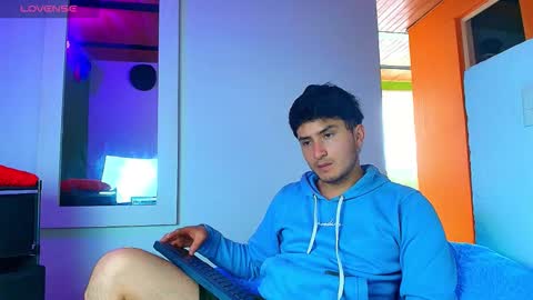 Snapshot of santyago_taylor chatting on December 2, 6:58 pm Santyago online show from December 2, 6:58 pm
