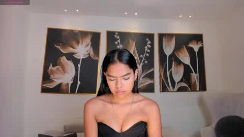 Snapshot of saphirajames chatting on June 6, 2:27 am Saphira James online show from June 6, 2:27 am