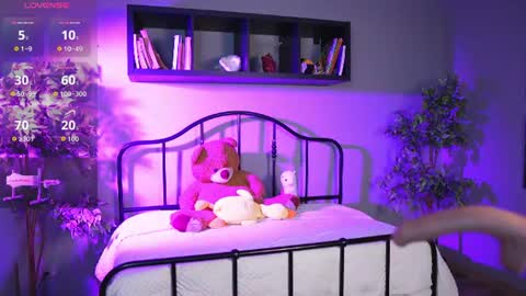 saphyralux online show from July 28, 8:01 pm