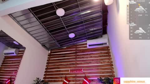 Snapshot of sapphire_venus chatting on December 20, 12:41 am Valerin online show from December 20, 12:41 am