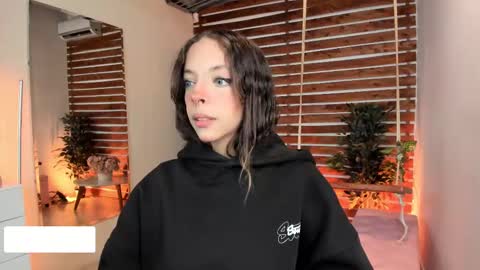 Snapshot of sapphire_venus chatting on February 24, 10:58 pm Valerin online show from February 24, 10:58 pm