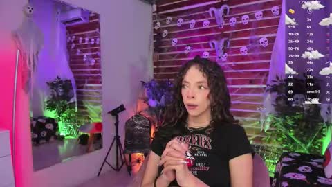 Snapshot of sapphire_venus chatting on October 27, 1:31 am Valerin online show from October 27, 1:31 am