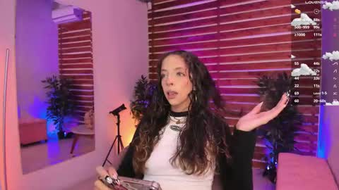 Snapshot of sapphire_venus chatting on November 7, 2:11 am Valerin online show from November 7, 2:11 am