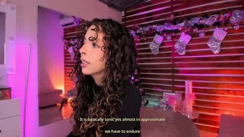 Snapshot of sapphire_venus chatting on December 16, 1:43 am Valerin online show from December 16, 1:43 am