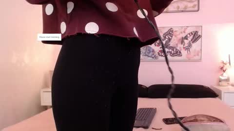 Snapshot of sara17_ chatting on November 15, 3:37 am Sara online show from November 15, 3:37 am