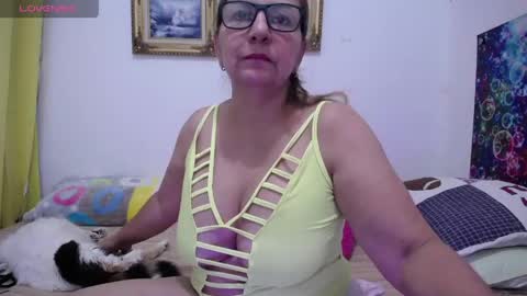 Snapshot of sara211 chatting on June 3, 3:20 am sara online show from June 3, 3:20 am