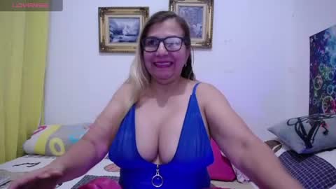 Snapshot of sara211 chatting on July 15, 2:06 am sara online show from July 15, 2:06 am