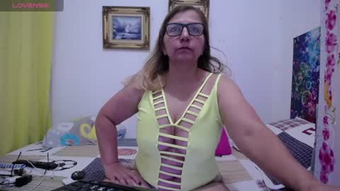 Snapshot of sara211 chatting on July 28, 9:47 pm sara online show from July 28, 9:47 pm