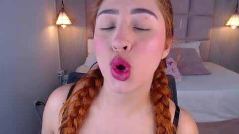 Snapshot of sara_angeelss chatting on May 30, 5:15 am Sara... online show from May 30, 5:15 am