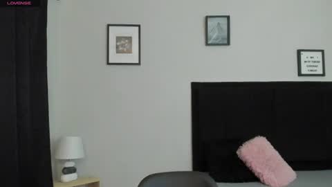 sara_b11 online show from July 13, 6:00 pm