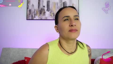 Snapshot of sara_charmy chatting on December 1, 11:37 am online show from December 1, 11:37 am