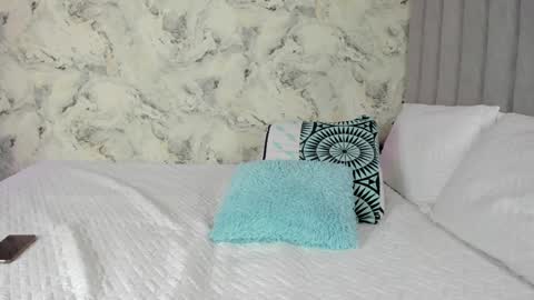 sara online show from December 4, 3:43 pm