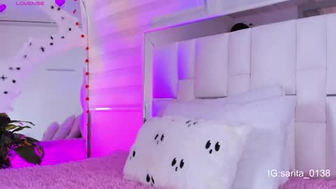 Sara online show from October 31, 7:04 pm