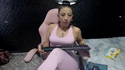 no limits sarah online show from November 4, 12:37 pm