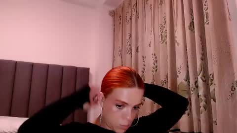 sara_johnson__ online show from June 20, 12:03 am