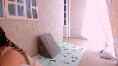 Snapshot of sara_kaii chatting on June 21, 5:37 pm sara_kaii online show from June 21, 5:37 pm