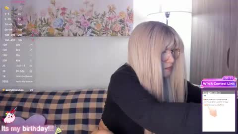 Sara  new account  give me thomb up  Follow me   help me reach 15k followers again   online show from March 12, 11:55 pm