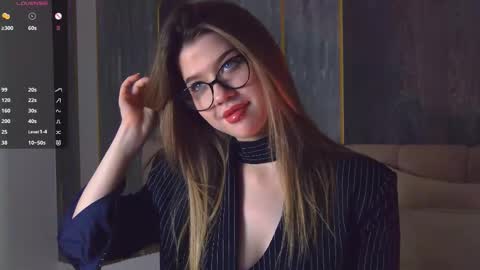 Sara online show from October 6, 4:15 pm