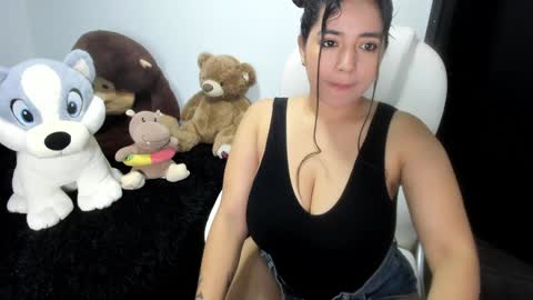 sarah  LIZCANO....... online show from January 31, 11:13 am