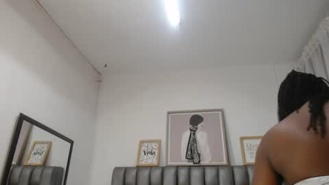 Snapshot of sara_marks chatting on June 17, 10:50 am S A R A online show from June 17, 10:50 am