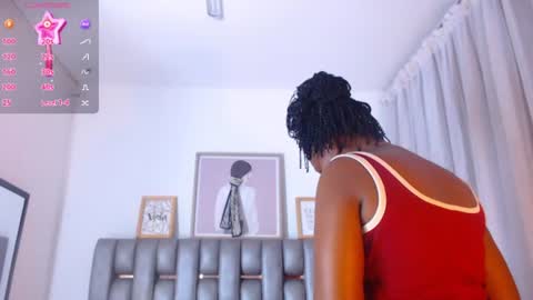 Snapshot of sara_marks chatting on June 24, 10:58 am S A R A online show from June 24, 10:58 am