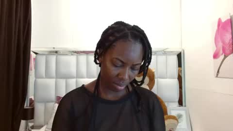 Snapshot of sara_marks chatting on July 21, 11:01 am S A R A online show from July 21, 11:01 am