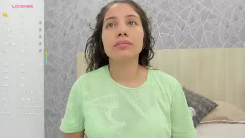Snapshot of sara_melo chatting on June 8, 11:21 am Sara online show from June 8, 11:21 am