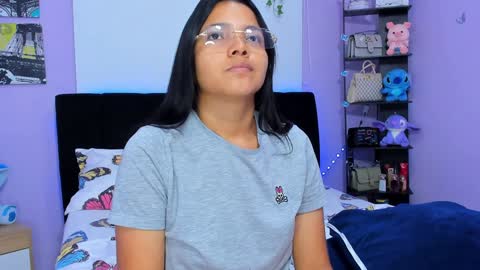 Snapshot of sara_mendez2_ chatting on January 7, 2:42 am Sara Mendez online show from January 7, 2:42 am