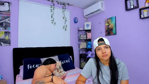 Snapshot of sara_mendez2_ chatting on January 7, 11:56 pm Sara Mendez online show from January 7, 11:56 pm