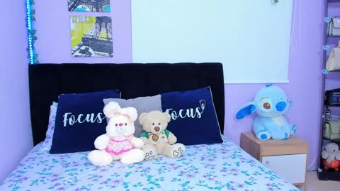 Snapshot of sara_mendez2_ chatting on February 5, 12:20 am Sara Mendez online show from February 5, 12:20 am