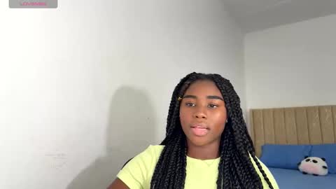Snapshot of sara_muscle chatting on October 17, 10:23 pm Sara online show from October 17, 10:23 pm