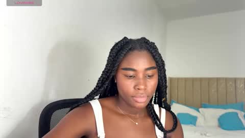 Snapshot of sara_muscle chatting on October 26, 2:06 am Sara online show from October 26, 2:06 am