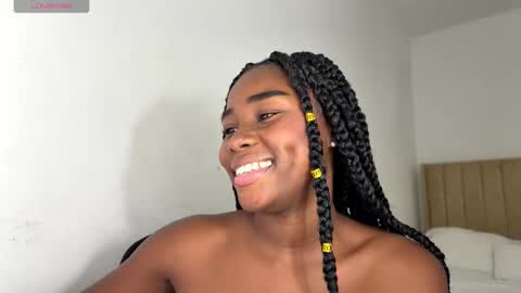 Snapshot of sara_muscle chatting on October 29, 2:25 am Sara online show from October 29, 2:25 am