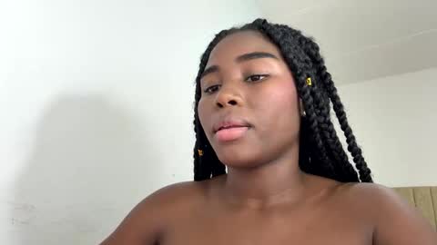 Snapshot of sara_muscle chatting on November 14, 5:39 am Sara online show from November 14, 5:39 am