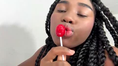 Snapshot of sara_muscle chatting on November 18, 2:17 am Sara online show from November 18, 2:17 am