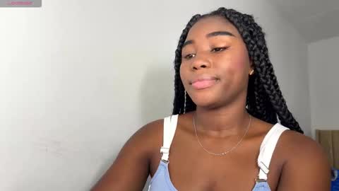 Snapshot of sara_muscle chatting on November 25, 7:25 pm Sara online show from November 25, 7:25 pm