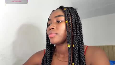 Snapshot of sara_muscle chatting on December 3, 1:02 am Sara online show from December 3, 1:02 am