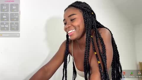 Snapshot of sara_muscle chatting on December 14, 11:09 pm Sara online show from December 14, 11:09 pm