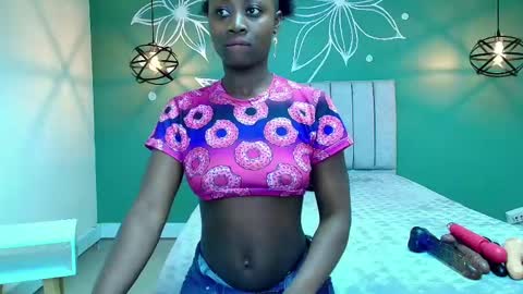 Snapshot of sara_naugty chatting on February 13, 8:55 pm S A R A online show from February 13, 8:55 pm