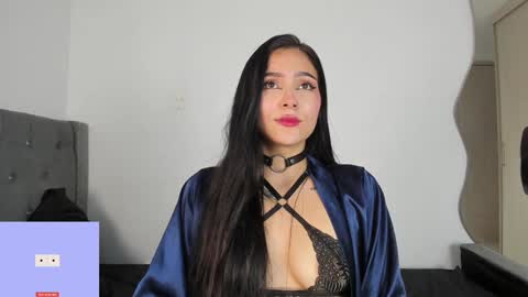 Snapshot of sara_queen9 chatting on December 17, 7:15 pm Sara online show from December 17, 7:15 pm