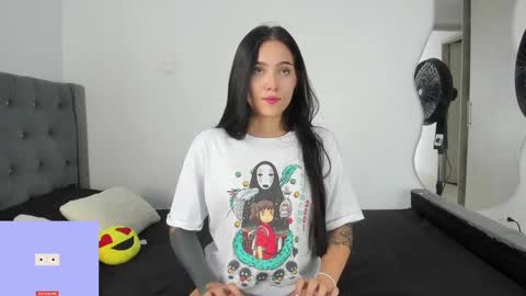 Snapshot of sara_queen9 chatting on December 18, 5:52 pm Sara online show from December 18, 5:52 pm