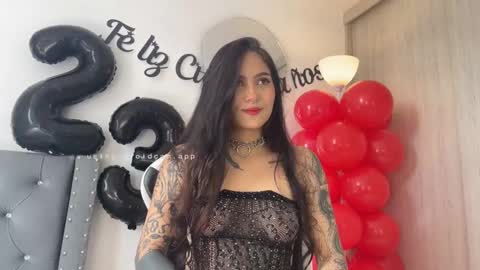 Snapshot of sara_queen9 chatting on February 14, 7:12 pm Sara online show from February 14, 7:12 pm