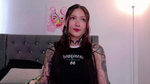 Snapshot of sara_queen9 chatting on November 16, 7:52 pm Sara online show from November 16, 7:52 pm