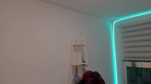 Snapshot of sara_red_x chatting on May 26, 3:13 am sara_red_x online show from May 26, 3:13 am