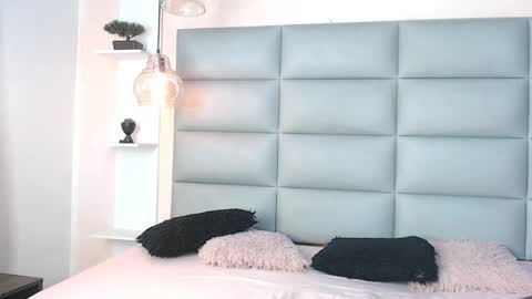 Snapshot of sara_shayk chatting on December 3, 7:23 pm sara_shayk online show from December 3, 7:23 pm