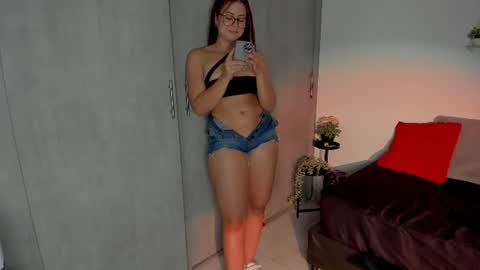 Snapshot of sara_sweett9 chatting on July 28, 3:21 pm sara_sweett9 online show from July 28, 3:21 pm