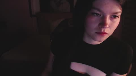 Snapshot of sara_valderrama_ chatting on December 4, 12:25 pm sara_valderrama_ online show from December 4, 12:25 pm