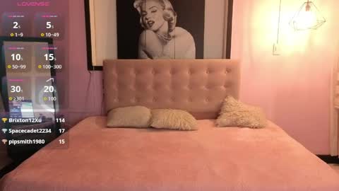 sara_valderrama_ online show from June 9, 12:06 pm